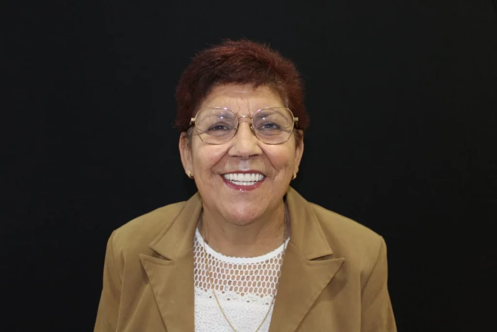 Depois: transformação do sorriso com melhoria do suporte facial e rejuvenescimento da expressão | Centro Dentário da Praça, Vila do Conde


