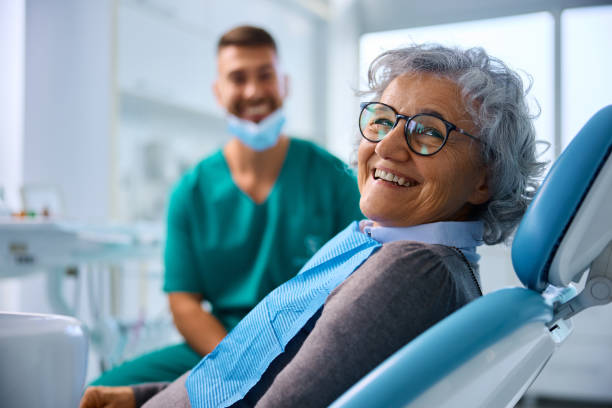 Especialidade que se dedica ao diagnóstico, prevenção e tratamento de doenças orais que afetam pacientes com mais idade, considerando as suas particularidades de saúde sistémica e o impacto na qualidade de vida.