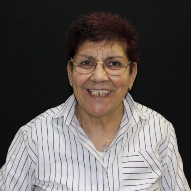 Antes: perdas dentárias com desgaste funcional e impacto na estética do sorriso | Centro Dentário da Praça, Vila do Conde

