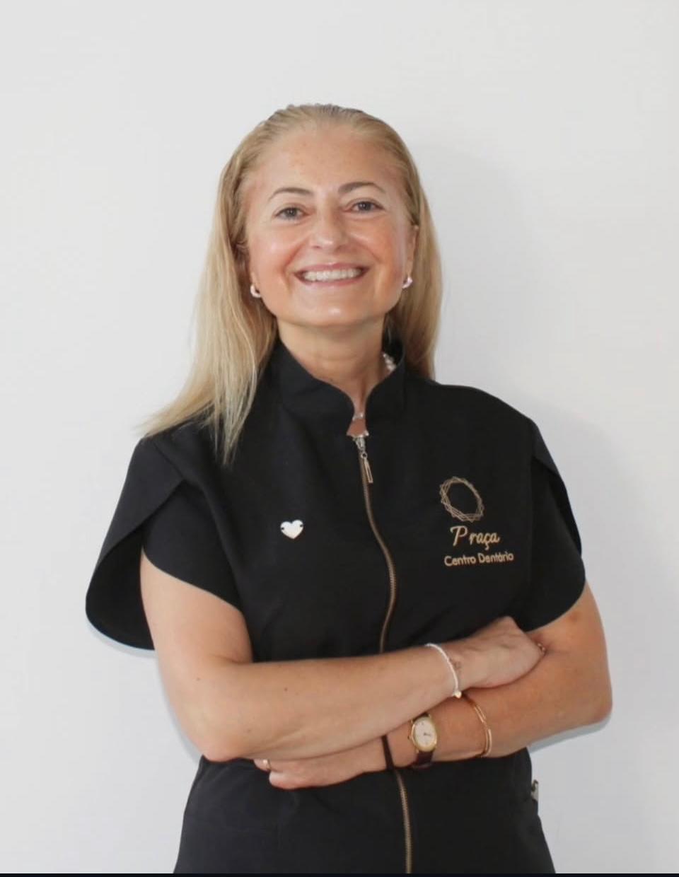 DR. CARLA AIRES - Diretora Clínica do Centro Dentário da Praça